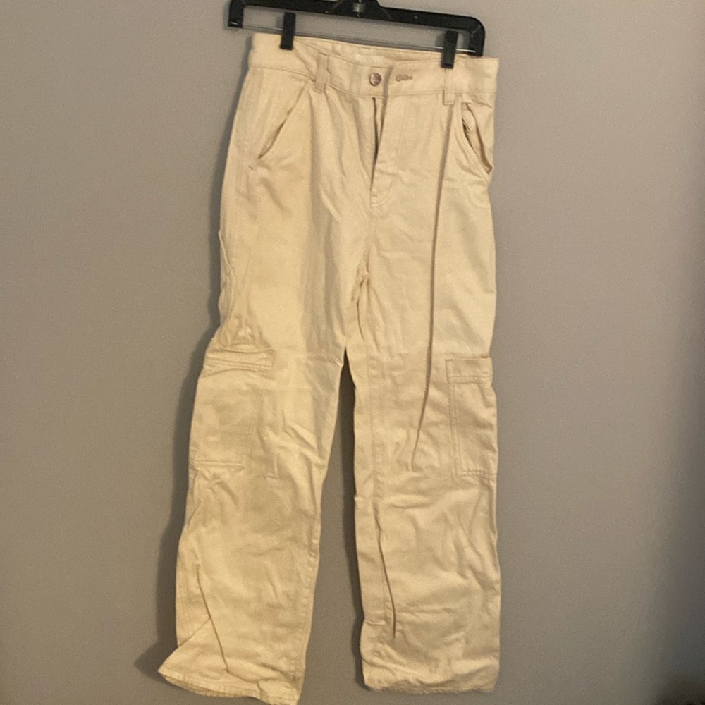H&M white cargo pants size 4